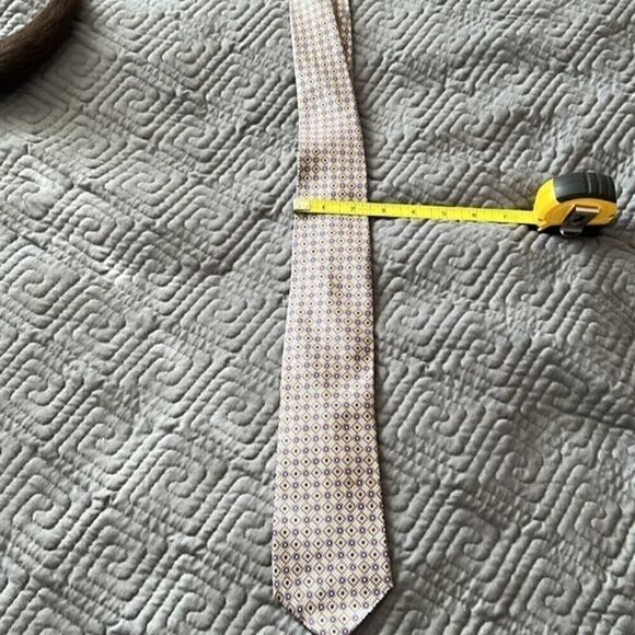 Peterborough Row, Bloomingdale’s men store - Picture 4 of 5